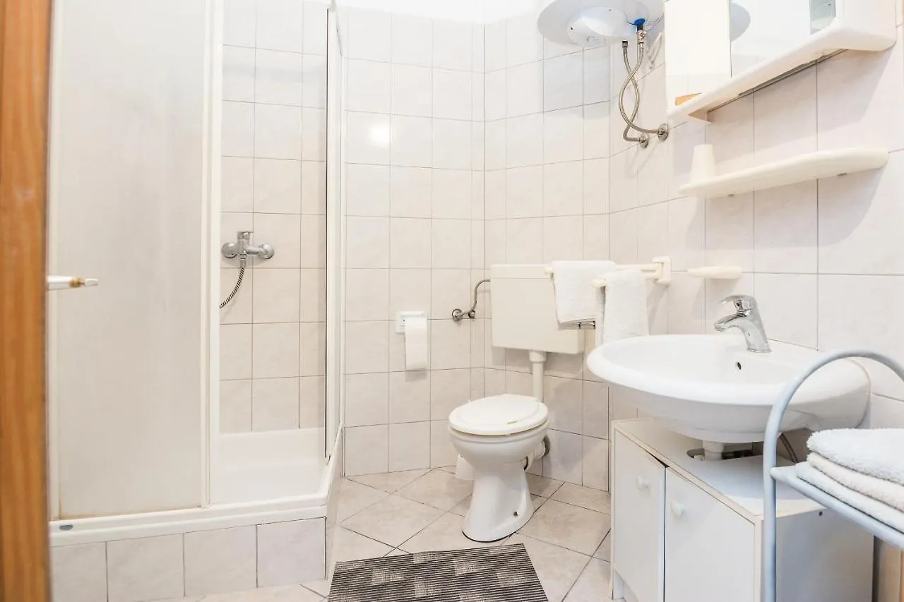 Apartments Delic/Pejic Vir 0*,